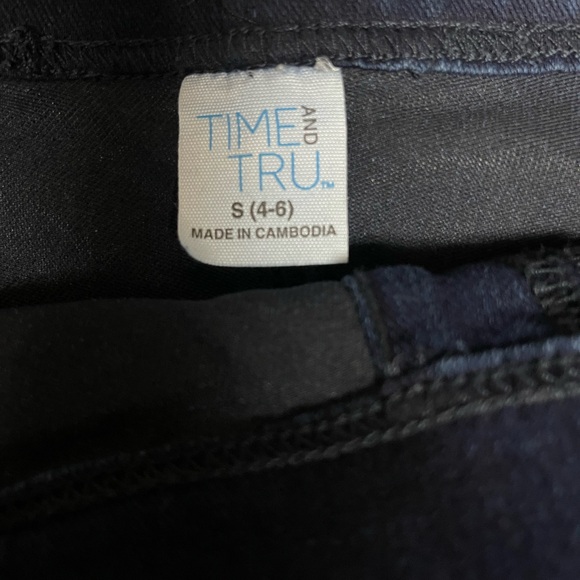 Women's Dark Blue Stretch Jean Like Jeggings. - Picture 7 of 8